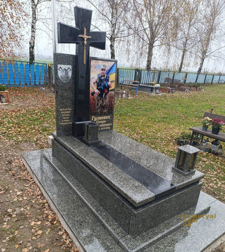 Пам’ятник із покостівського граніту